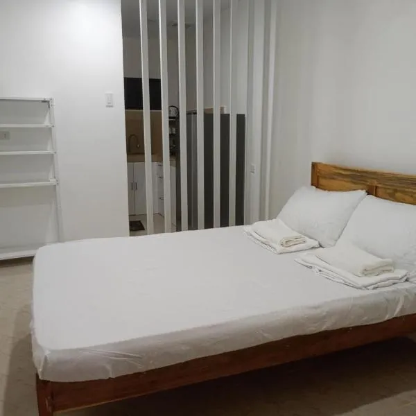 TD ROOMSTAY, hotel in Dapa