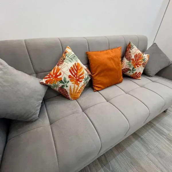 Luxury Sweet home, hotel in El Prat de Llobregat