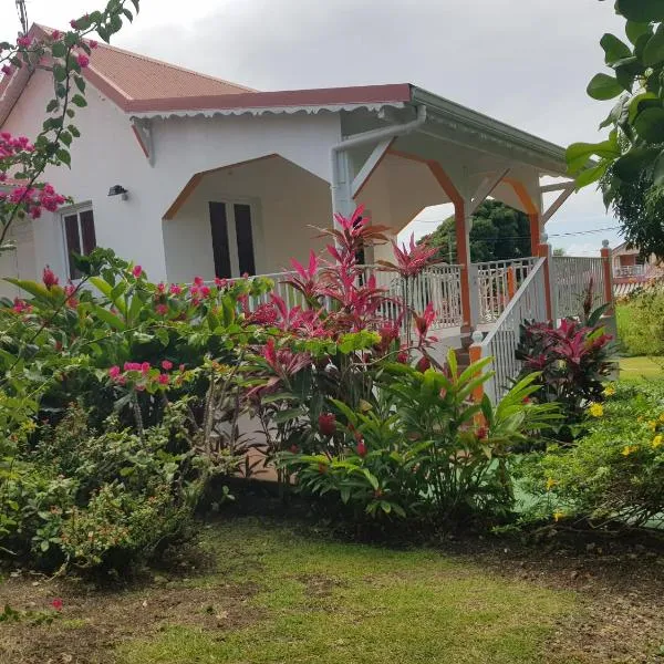 Ô PARADIS TERRESTRE Gîte passion, hotel in Capesterre-de-Marie-Galante