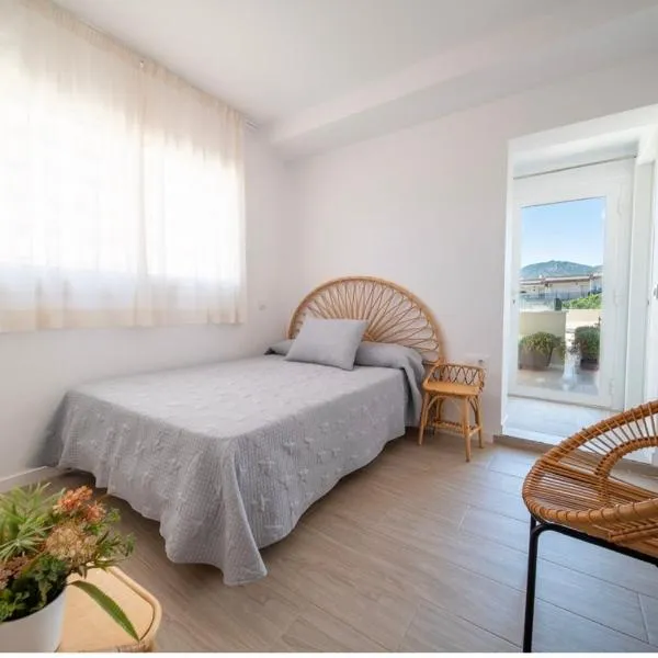 M A R I V E N T Suite with terrace private, hotel em Roses