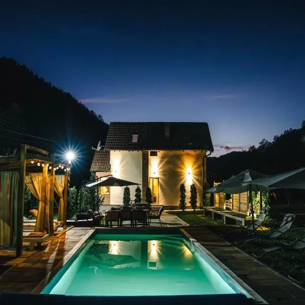 Zeleni svet 2, hotel v destinaci Crni Vrh