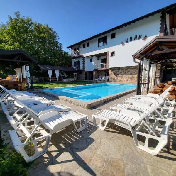 Family Hotel Bunara, Hotel in Brestnik