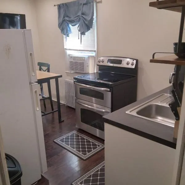 Beautiful C&C, hotel en Elmont