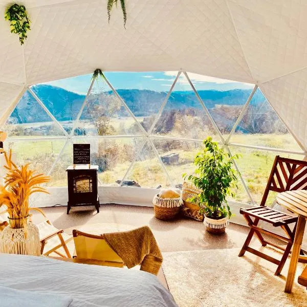 Glamping Hohe Wand - Kuppelzelt mit Whirlpool & Panoramafenster, hotel in Maiersdorf