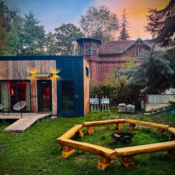 tiny house BARACZEK Brno-Jundrov, ulice Veslařská, hotel din Kamenný Mlýn