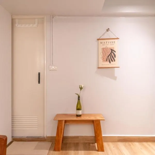 Cozy Corner Bangpho, hotel in Bang Su