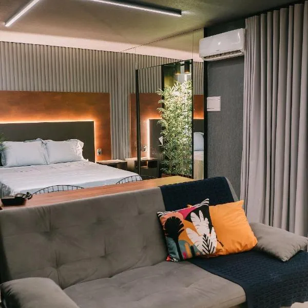 Hotel Crystal Place Suíte Imperador, hotel in Goiânia