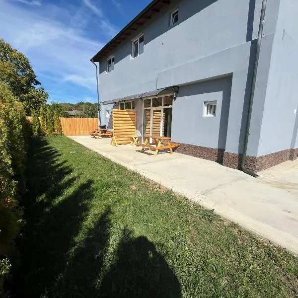 Grey House, hotel in Vălenii de Munte