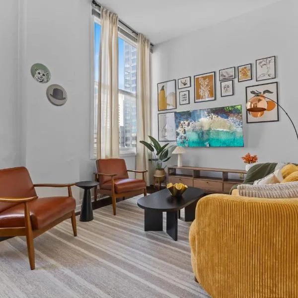 Downtown Indy 2BR - Stadium, Convention - Arcade Games - Skywalk, hotel in Indianapolis