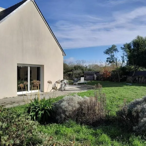 Grande villa, Entre Audierne et Pointe du Raz, hotel in Primelin