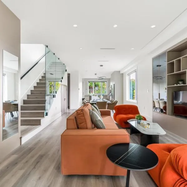 Charming and Modern Retreat in Vancouver Trendy 42nd Avenue Neighbourhood、バンクーバーのホテル