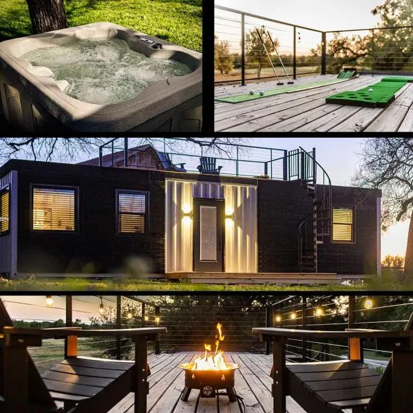 Hot Tub! The Blue Ridge Luxury Container Home – hotel w mieście Bellmead