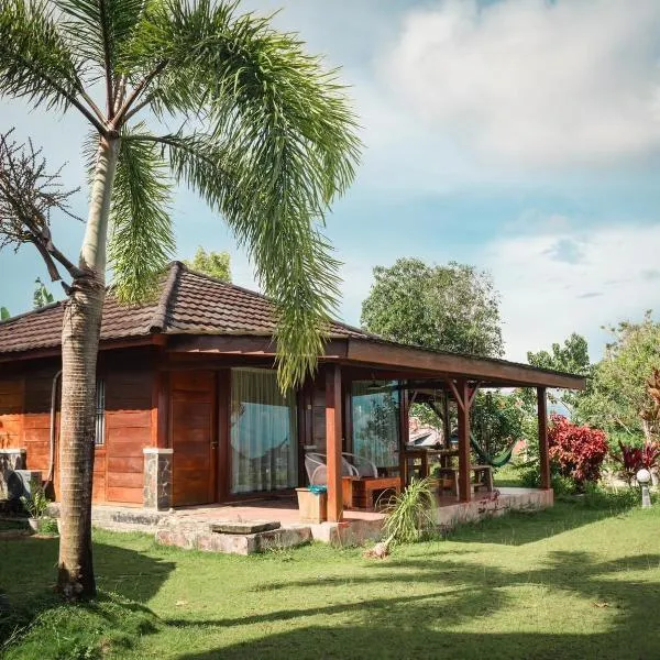 Oinan Guest House, Hotel in Tuapejat