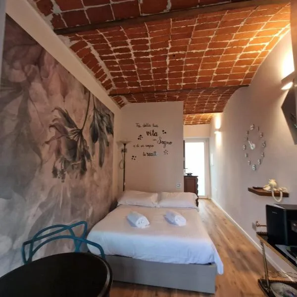 SOGNANDO NEL ROERO - Guest House, hotel v destinaci Montaldo Roero