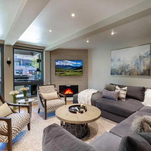 Luxurious 2 BR, 2 BA - Aspen Core, ξενοδοχείο στο Άσπεν