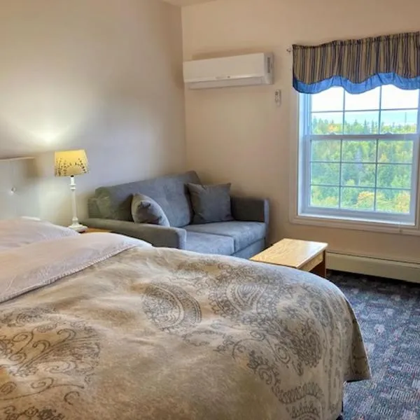 Castle Rock Country Inn: Ingonish Beach şehrinde bir otel