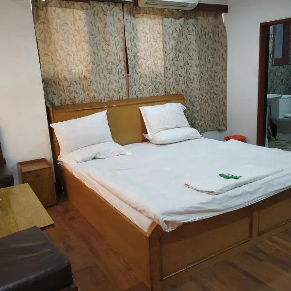 Hotel Ruby and Restaurant, hotel v destinaci Šrínagar