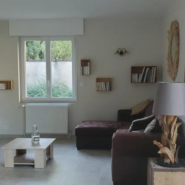 Le Cabinet-Charmante maison avec terrain, Hotel in Châtillon-sur-Seine