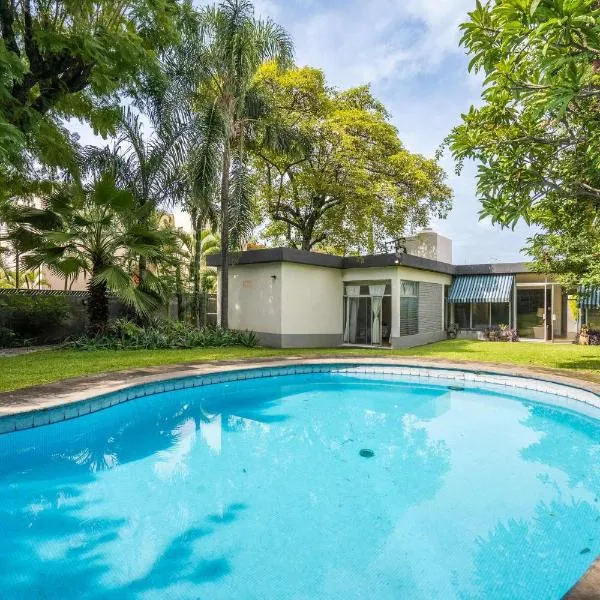 Family-Friendly Oasis with Pool in Cuernavaca, hotel in Cuernavaca