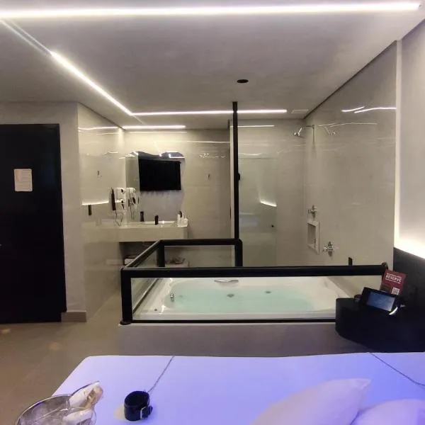 Vem Para o - Motel Marselha 6, hotel v Sao Paulu