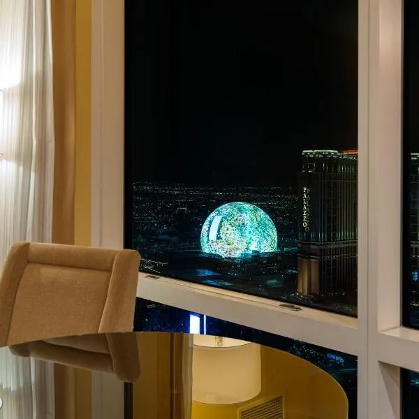TRUMP 56th Floor - Sphere and Strip View - No Resort Fees, hotel in Las Vegas