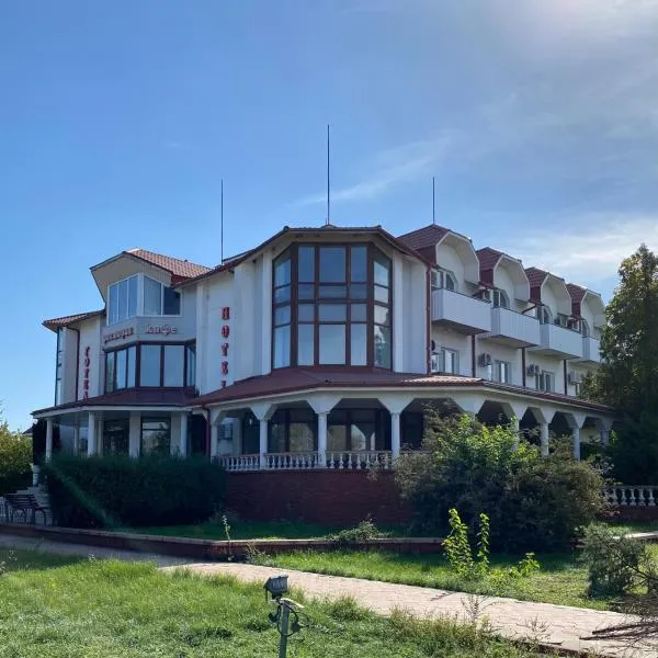 Момент, hotel in Yuzhnoukrainsk 