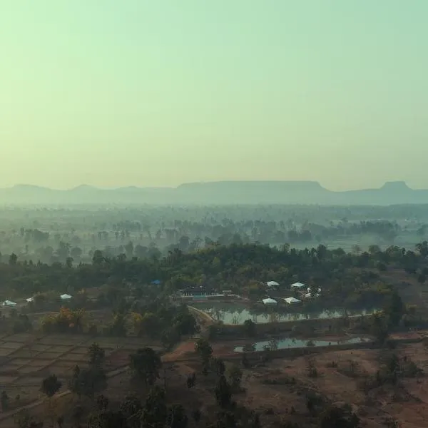 Tree of Life Ramvilas, Bandhavgarh, hôtel à Tāla