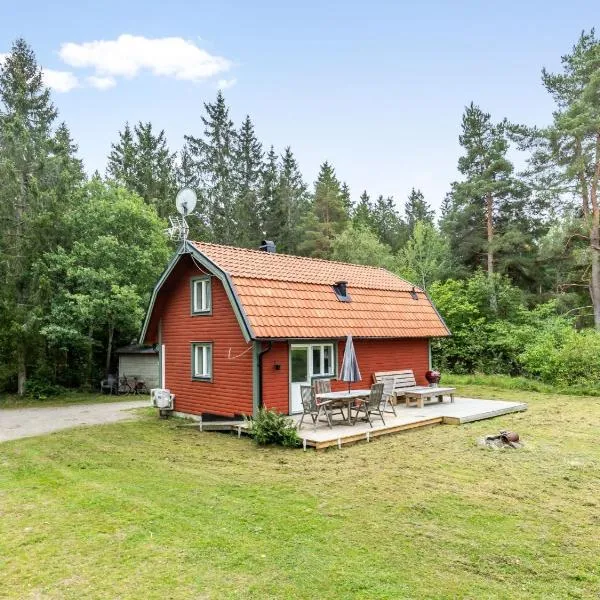 Chalet Grönede by Interhome, hotel in Kisa