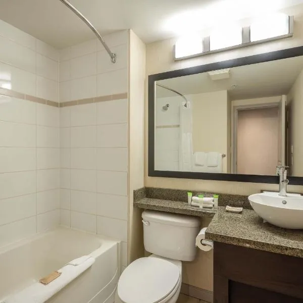 Sandman Hotel & Suites Winnipeg Airport, hotel in Winnipeg