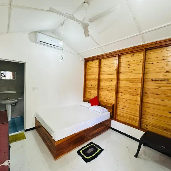 Bashi eco beach cabana – hotel w mieście Trikunamalaja