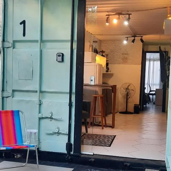 Apartamento Container com pátio, vaga para carro e Split, hôtel à Canoas