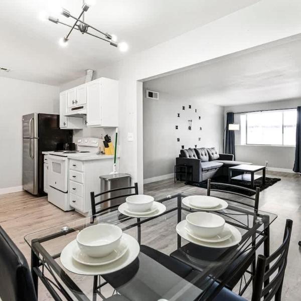 Cozy 1 Bed Sleeps 4! Near Strip Perfect GetAway!, Las Vegas