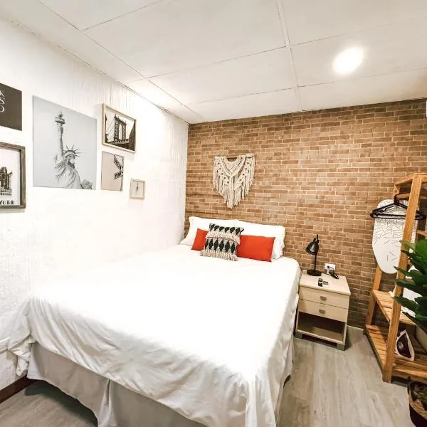 Casa 46 - Escalon, hotel in San Salvador