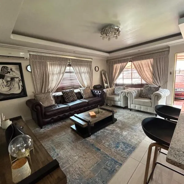 3 Bed home Nelspruit Golden Crescent, hotel v destinaci Nelspruit