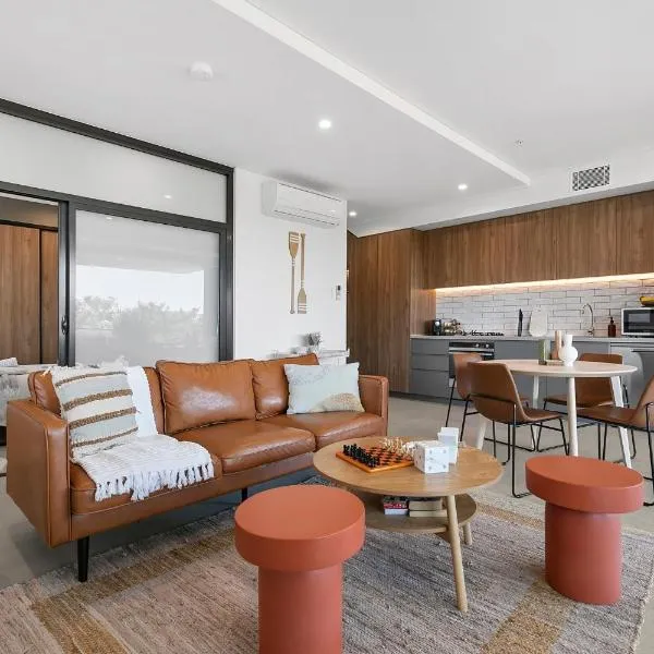 Coogee Beachside Solace #5 - Peaceful 1BR, Pet Friendly Escape, hotel in Sydney