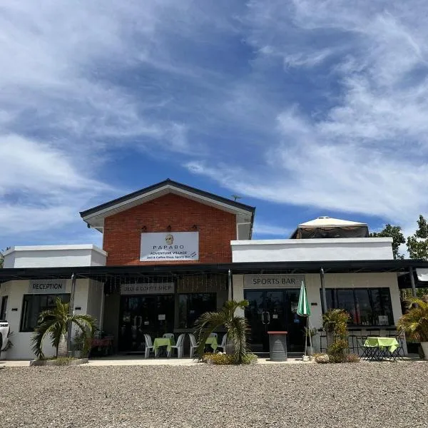 PAPABO Adventure Village, hotel in Moalboal