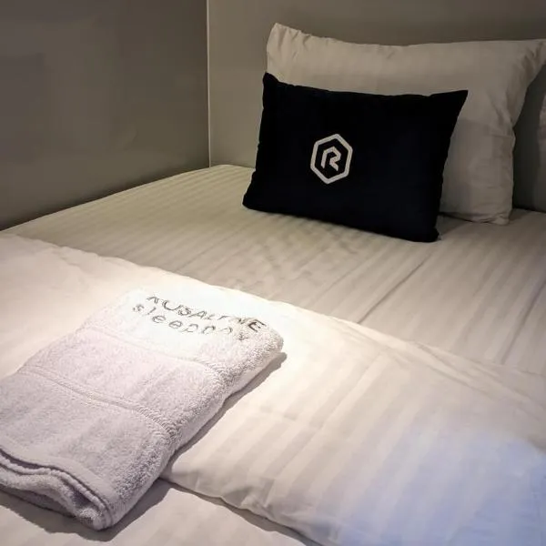 Rosalyne Sleepbox Tugu Kranggan, hotel in Jetis