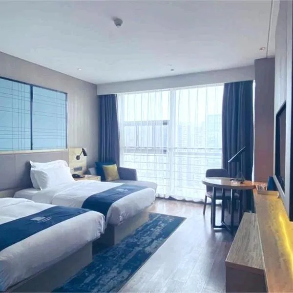 Echarm Hotel Nanchong Taihe Center Nanchong Railway Station、南充のホテル