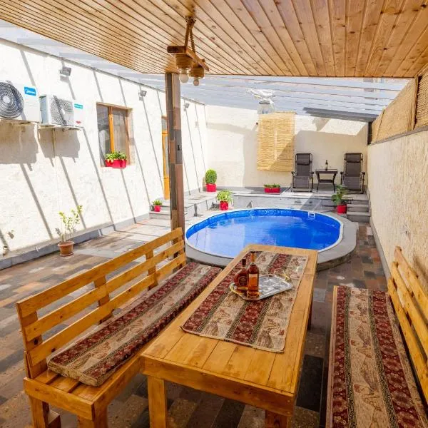 OUR House, отель в городе Vagharshapat