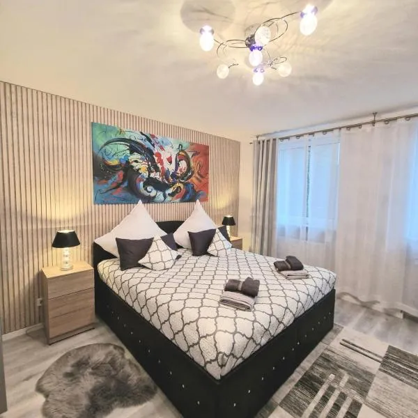 Familienfreundliche geräumige Design-Wohnung mit Balkon im Zentrum - APOLONIAliving, hotel in Karlsruhe