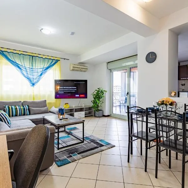 RING - Spacious DeLuxe Apartment, BIG Terrace, Plus FREE Underground Parking, hotel en Timisoara