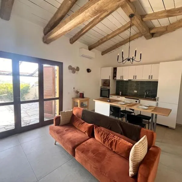 Charming Sardinian Dream Home，位于马拉奇诺的酒店