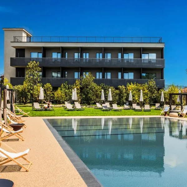 Como Hills, hotel v Como