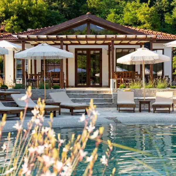 Бащината стряха, hotel in Beli Osŭm