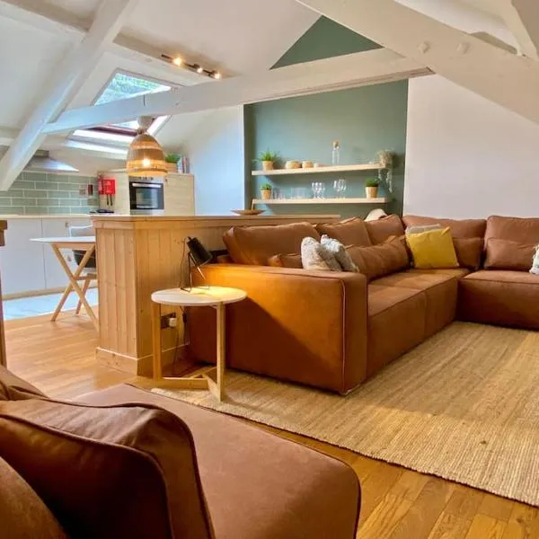 Stylish & Spacious Town Centre Duplex Apartment, hotel v destinaci Porthmadog