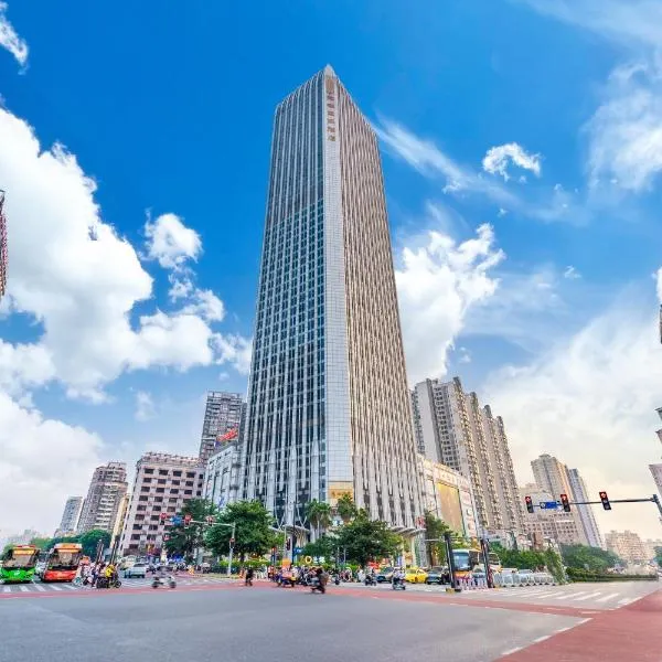 STAR STAGE International Apartment Hotel - 1min to Line2 & Line8 ChangGang STN-Free private car delivery to Canton Fair from Apr 15th to May 4th，位于广州的酒店