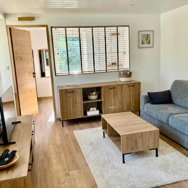 Appartement neuf 2 pièces 43m2 "Les Cimes", hotel en La Chaux Neuve