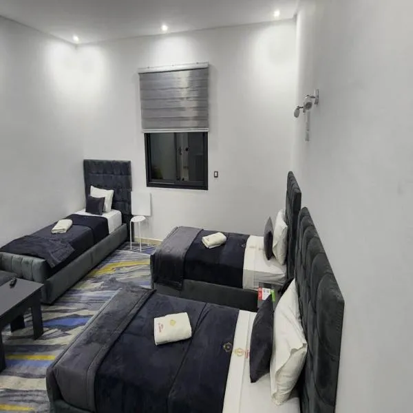 فندق الشموخ Hotel Al Shmokh, hotel em Aousserd