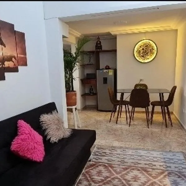 alojamiento entero a 800metros estación poblado, hotel Medellínben