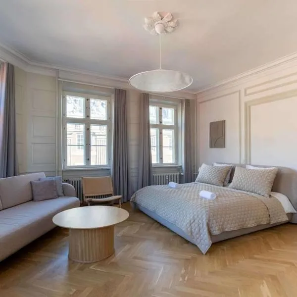 Spacious Apartment on Lively & Vibrant Street, Hotel in Kopenhagen